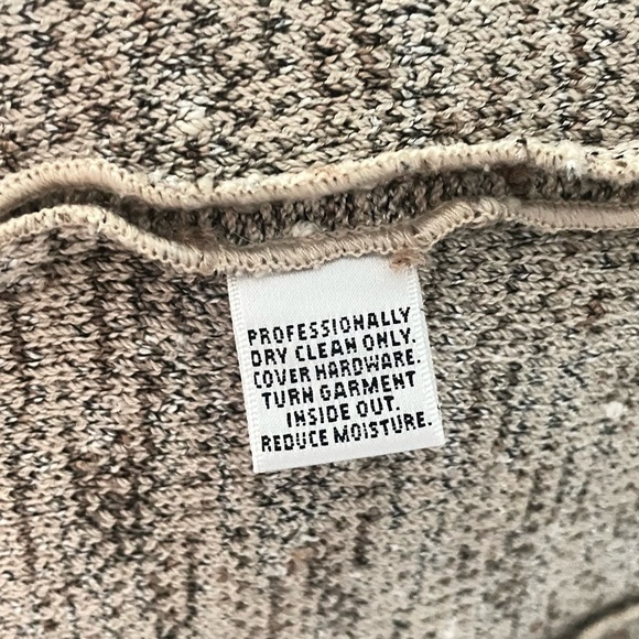 ST. JOHN Collection knit jacket Designed in a textured boucle, sand color Sz 10 - Picture 5 of 6
